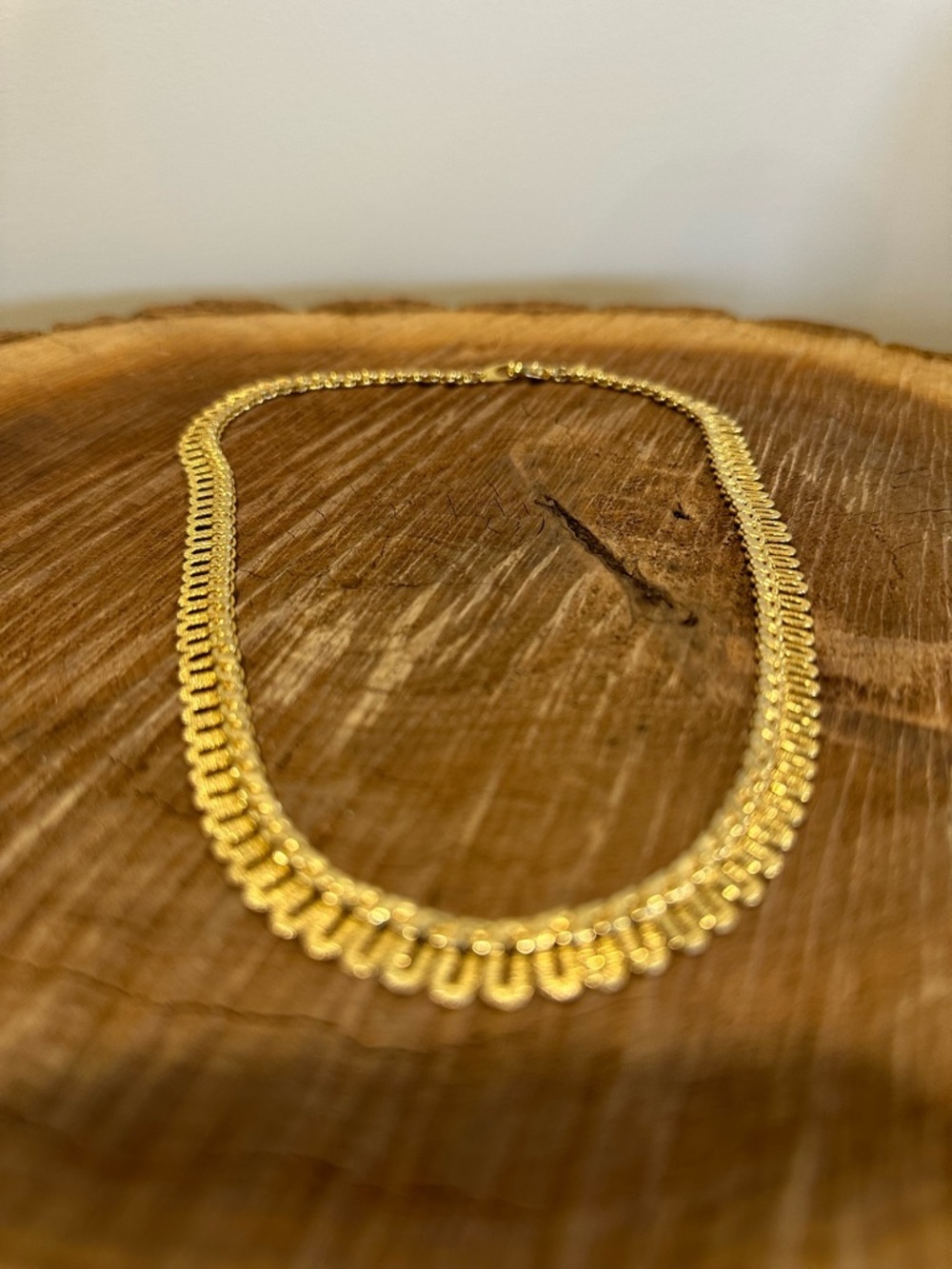 Gold-Tone Scalloped Collar Necklace - Gold